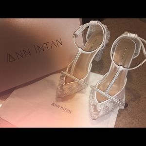 NWT White Lace Pearl Bridal Wedding Block Heel  7